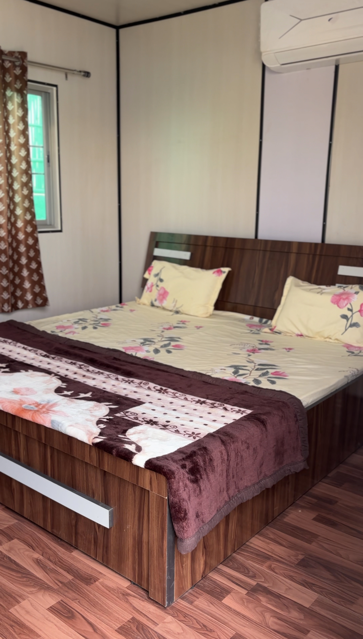Cabin Room 1
